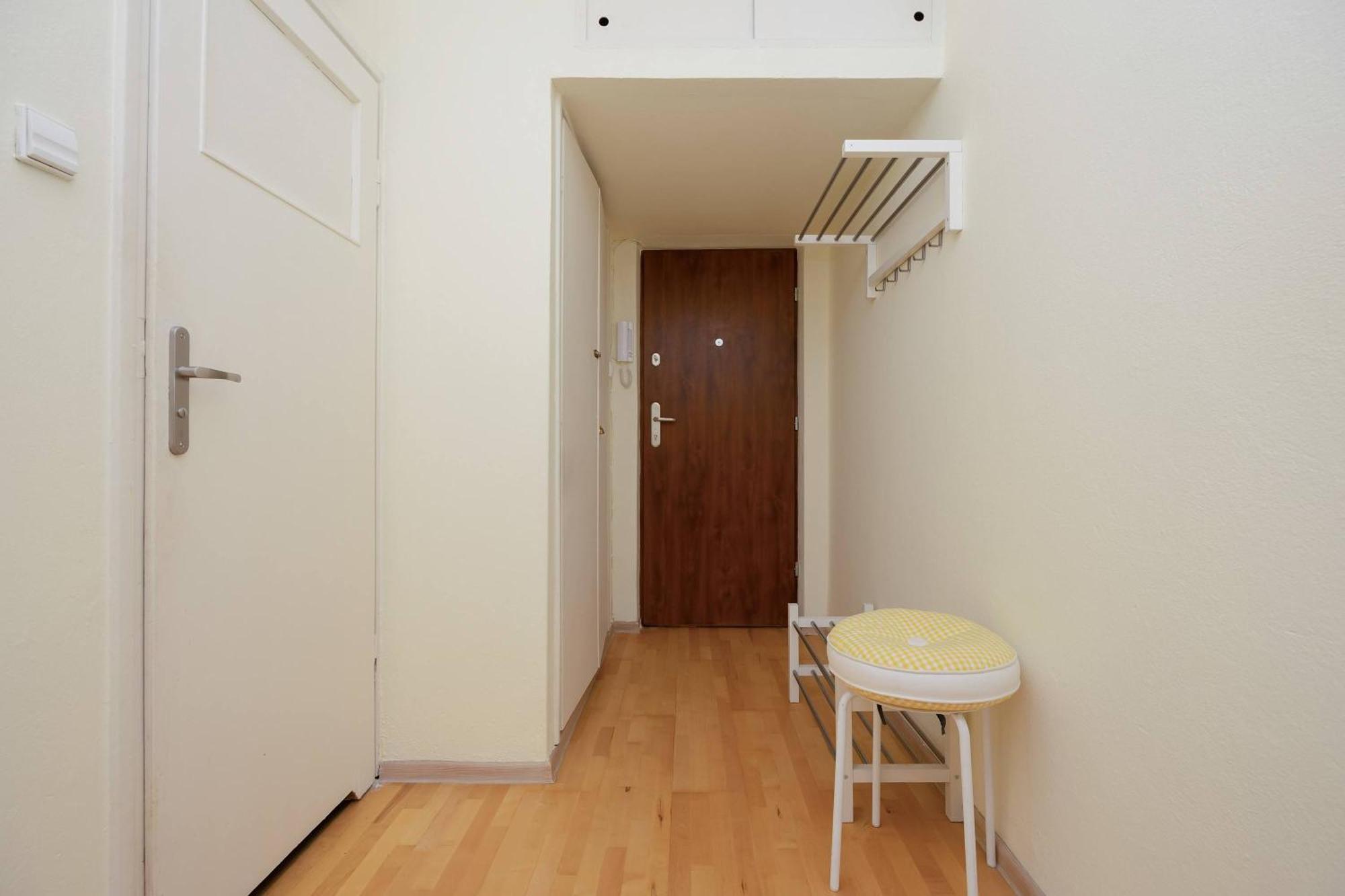 Walowa With Balcony Downtown By Renters Apartament