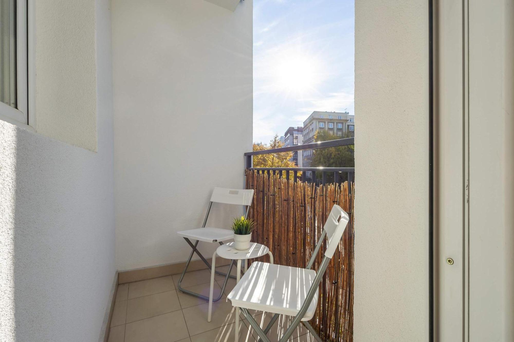 Walowa With Balcony Downtown By Renters Apartament